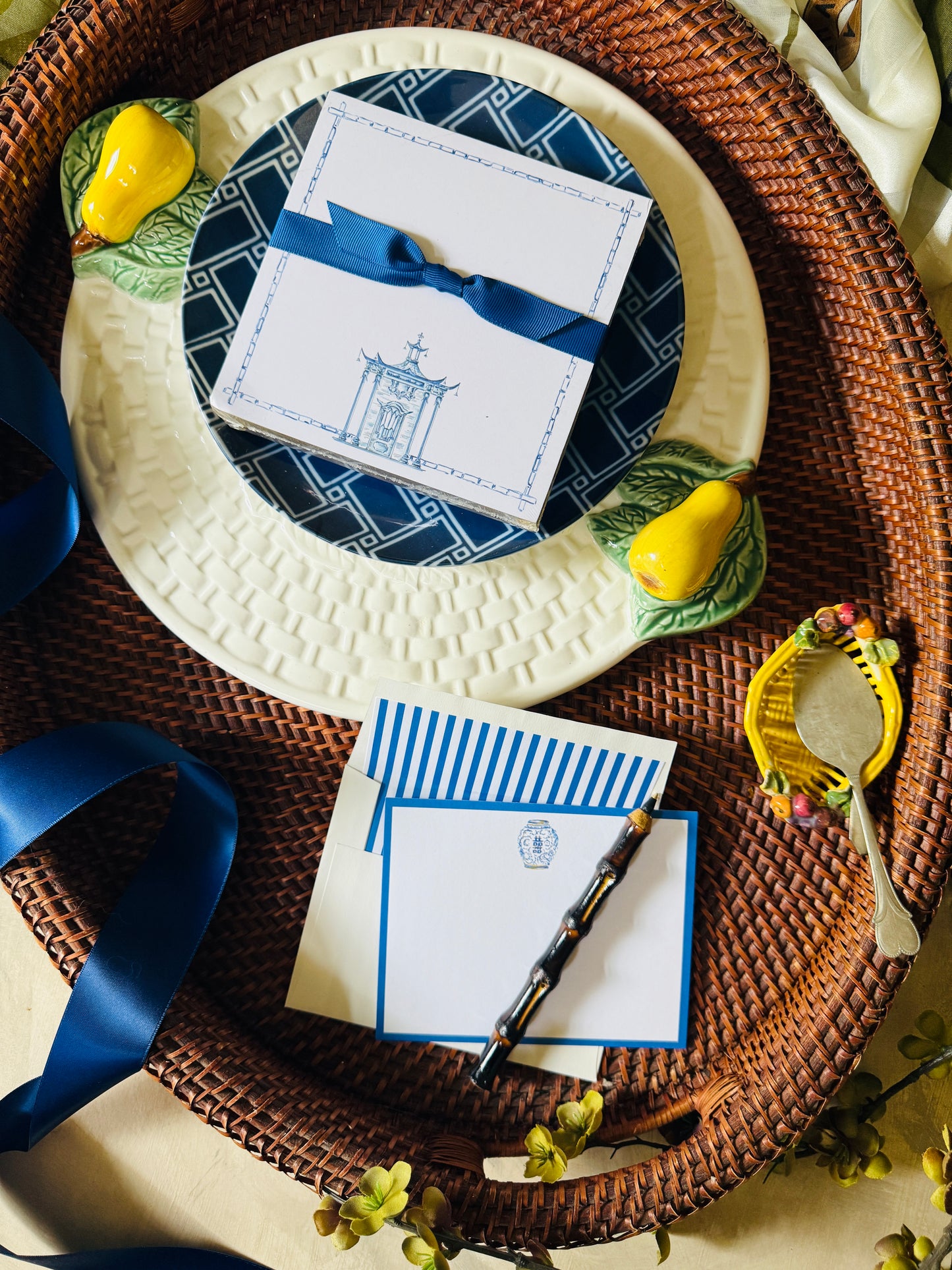 blue and white chinoiserie ornate pagoda with ginger jar notecards stationary gift set | desk