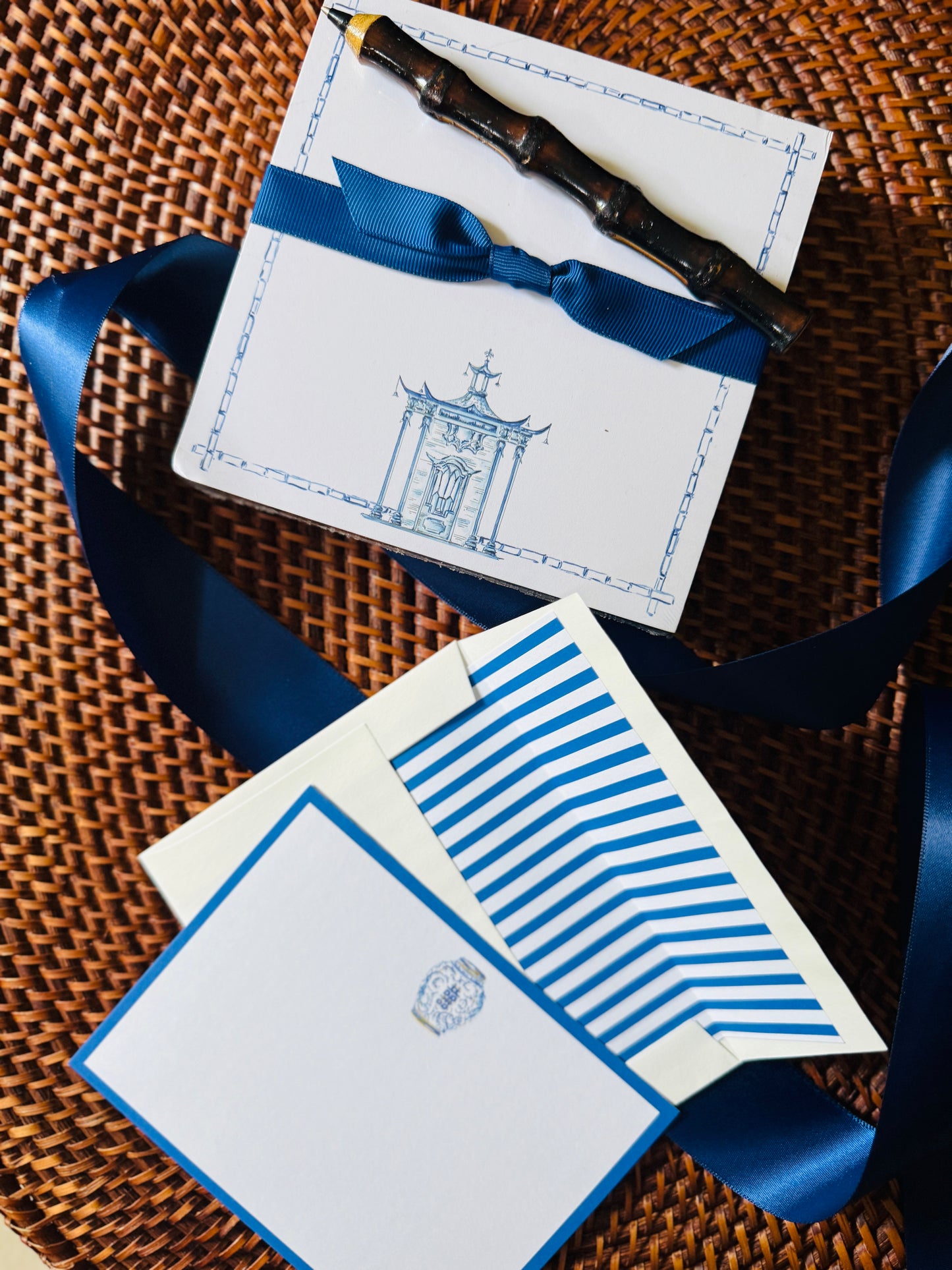 blue and white chinoiserie ornate pagoda with ginger jar notecards stationary gift set | desk