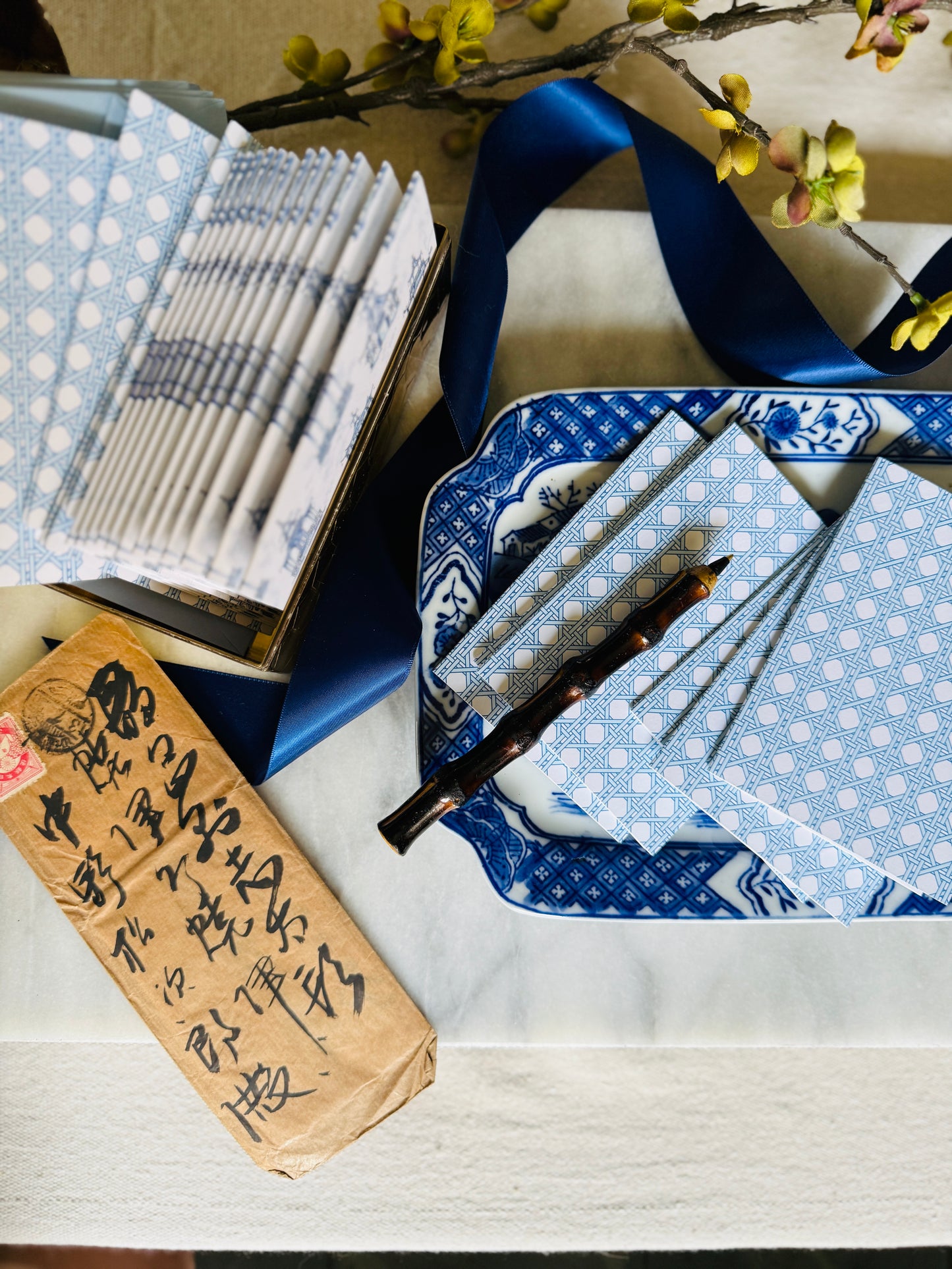 blue and white chinoiserie ornate pagoda with petite notecards stationary gift set