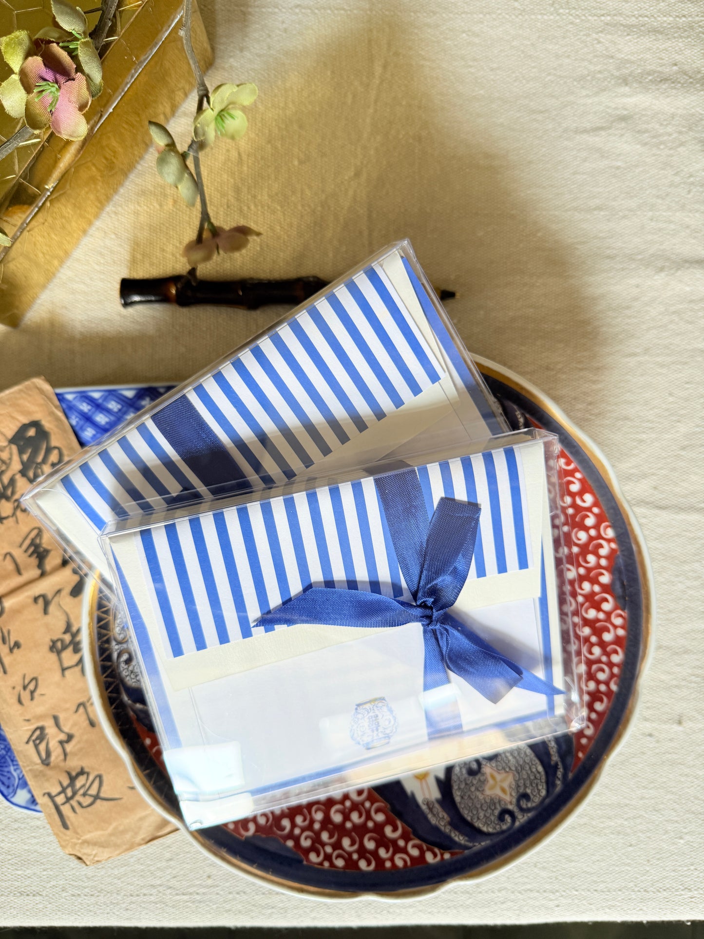 blue chinoiserie jar with navy border social stationery note cards
