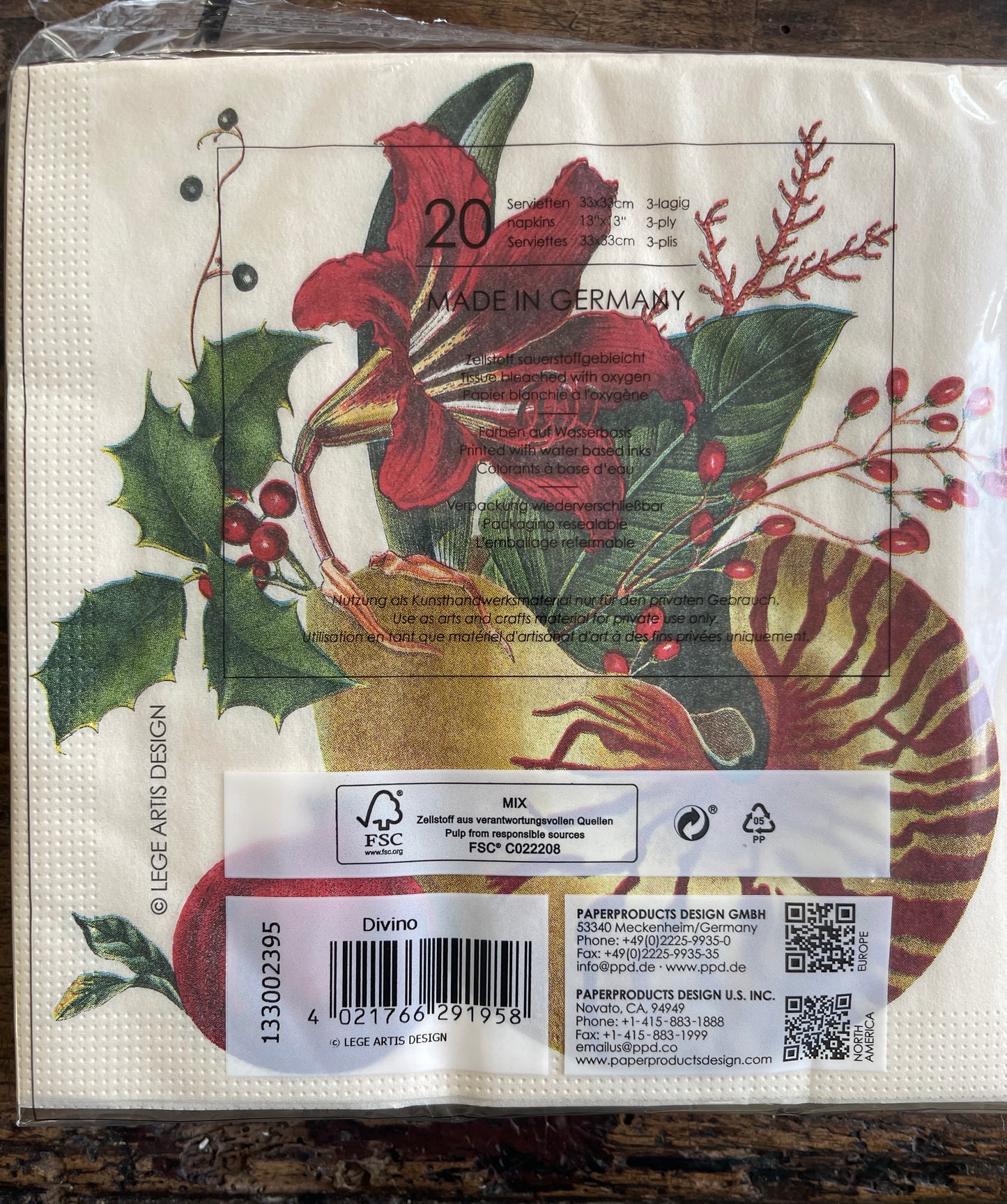 Red and Gold Nautilus Beachy Holiday Paper Napkins - Christmas Dinner Napkins (20 pack)