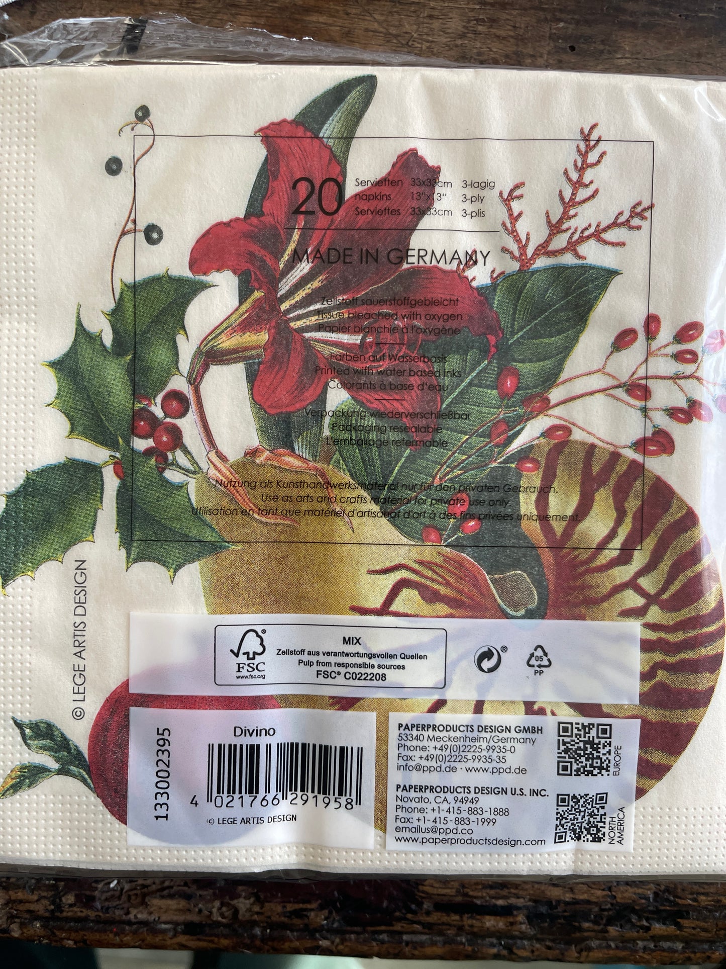 Red and Gold Nautilus Beachy Holiday Paper Napkins - Christmas Dinner Napkins (20 pack)
